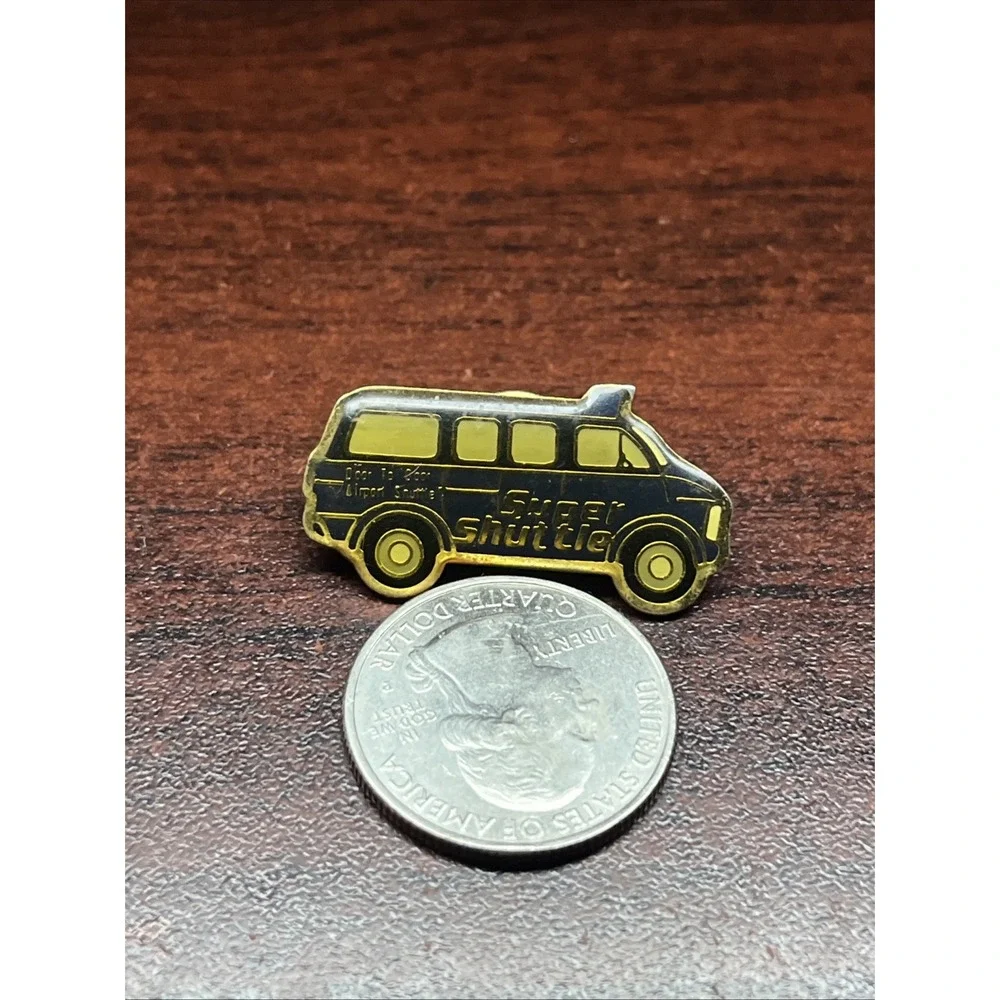 Super Shuttle‎ Airport Transportation Lapel Hat Pin